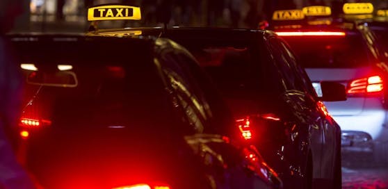 Der 25-Jährige schlug dem Taxifahrer mit der Faust ins Gesicht