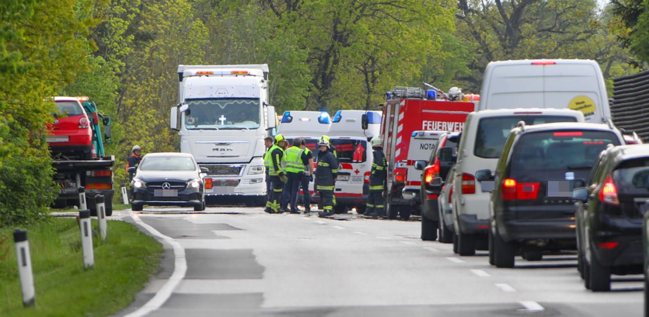 Heute.at - Lenker (22) dreht auf Straße um, dann kracht es