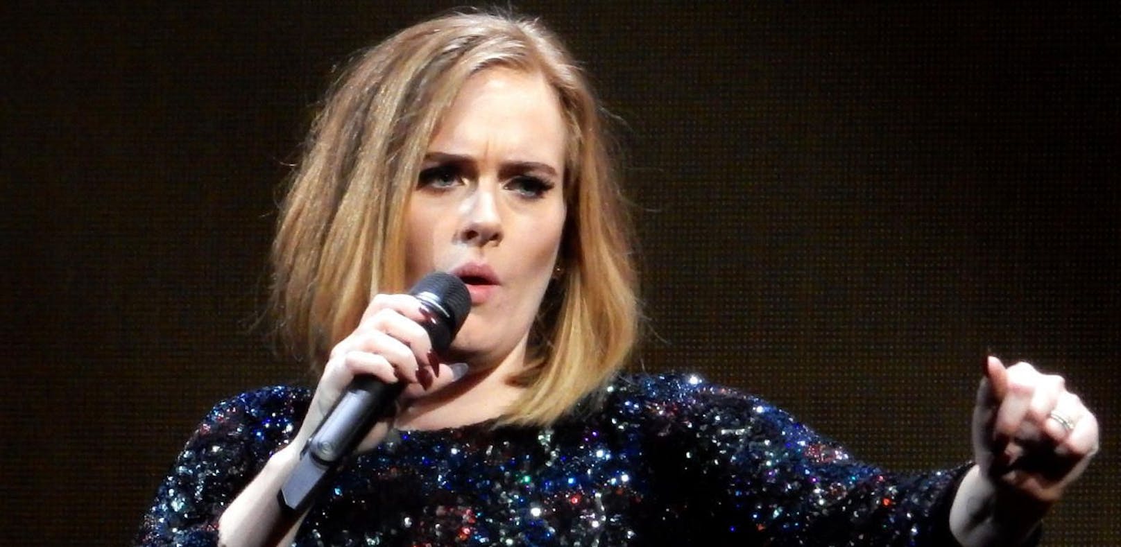 Adele lässt "Hello" in Karaoke-Bars verbieten