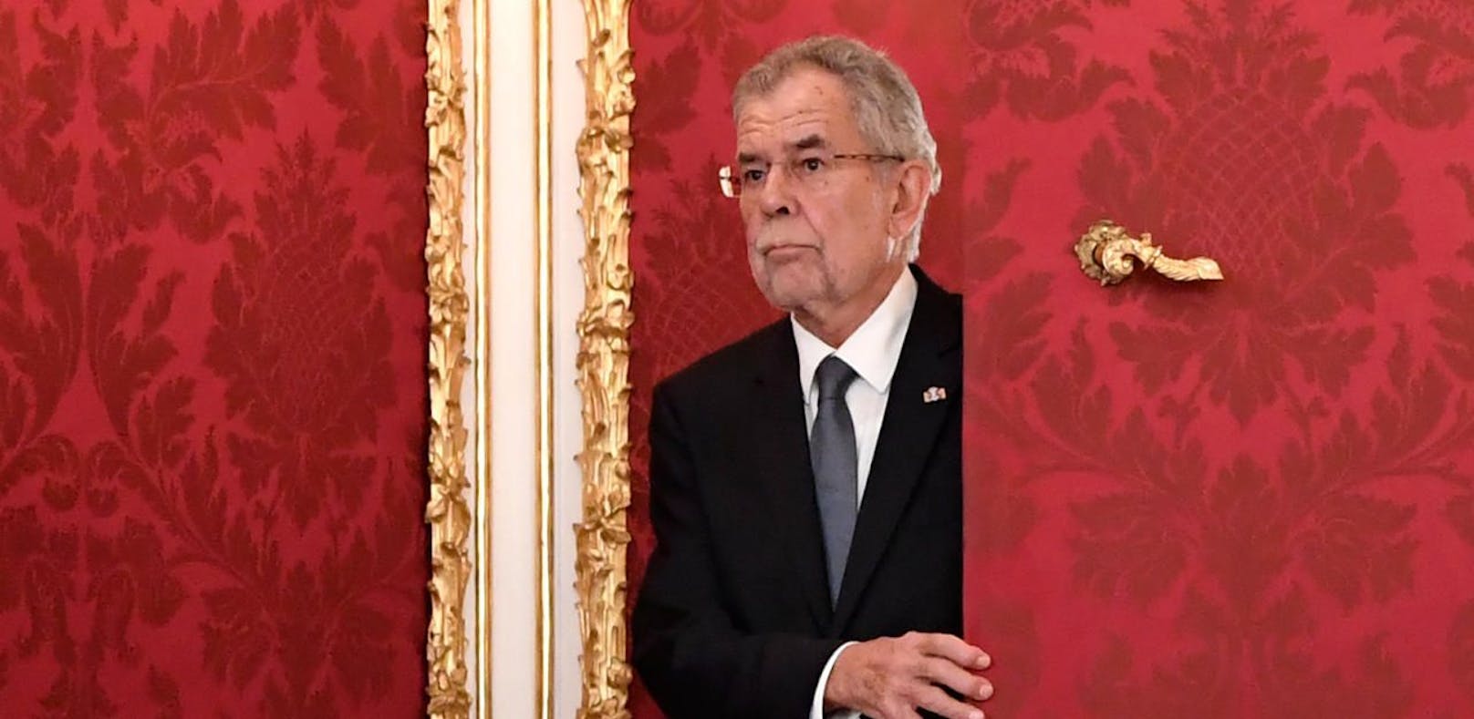 Bundespräsident Alexander Van der Bellen muss seine Reise verschieben.