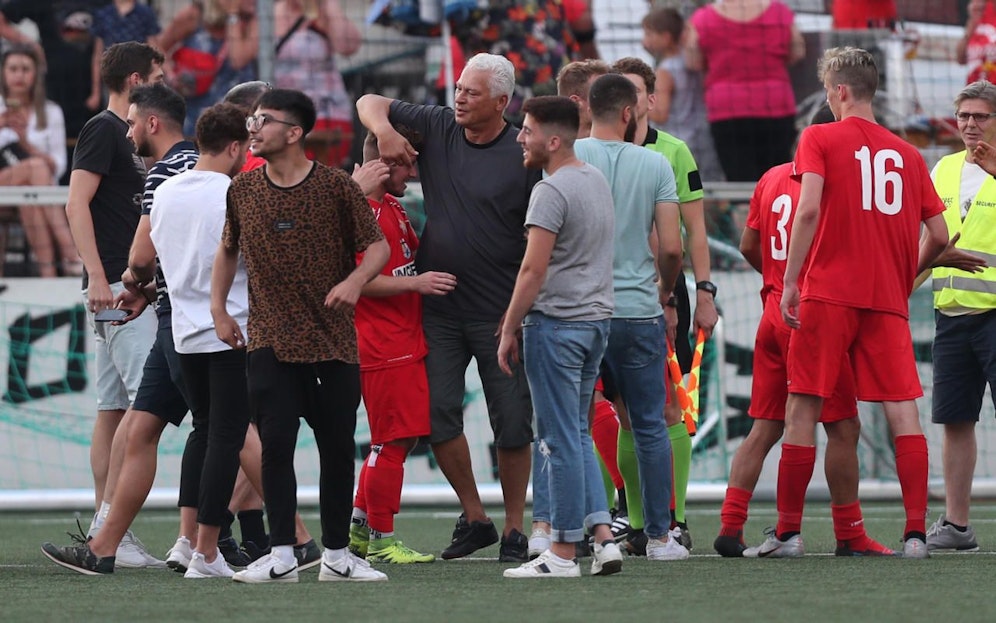 Jubel bei Toni Polster und der Wiener Viktoria.