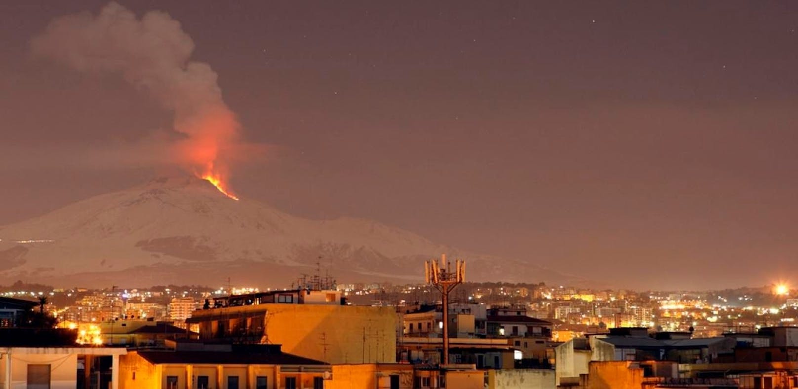 Vulkan Ätna auf Sizilien erneut ausgebrochen