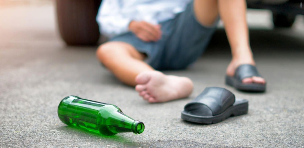 Der Betrunkene wurde aggressiv, nachdem er aufgeweckt worden war.