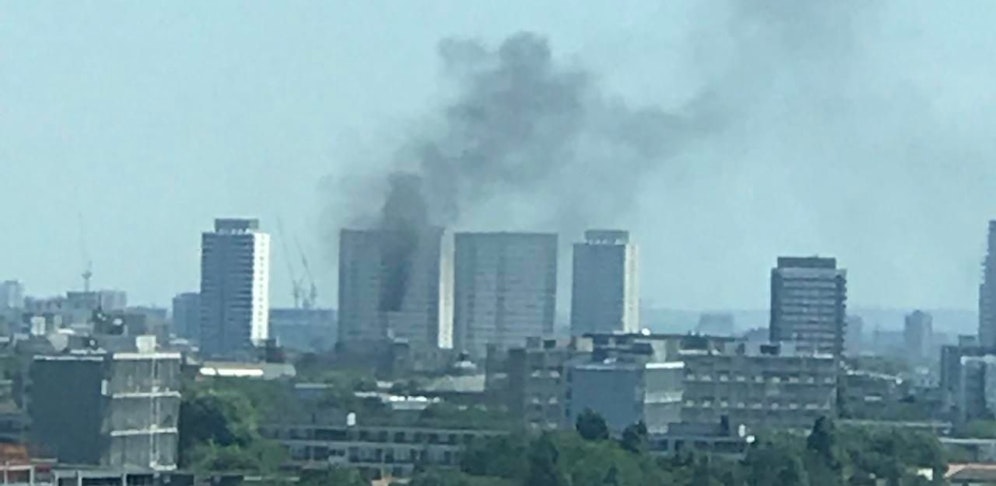 Nach knapp eineinhalb Stunden konnte das Feuer unter Kontrolle gebracht werden.
