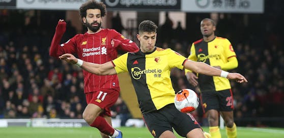 Watfords Adam Masina gegen Mo Salah (Liverpool)