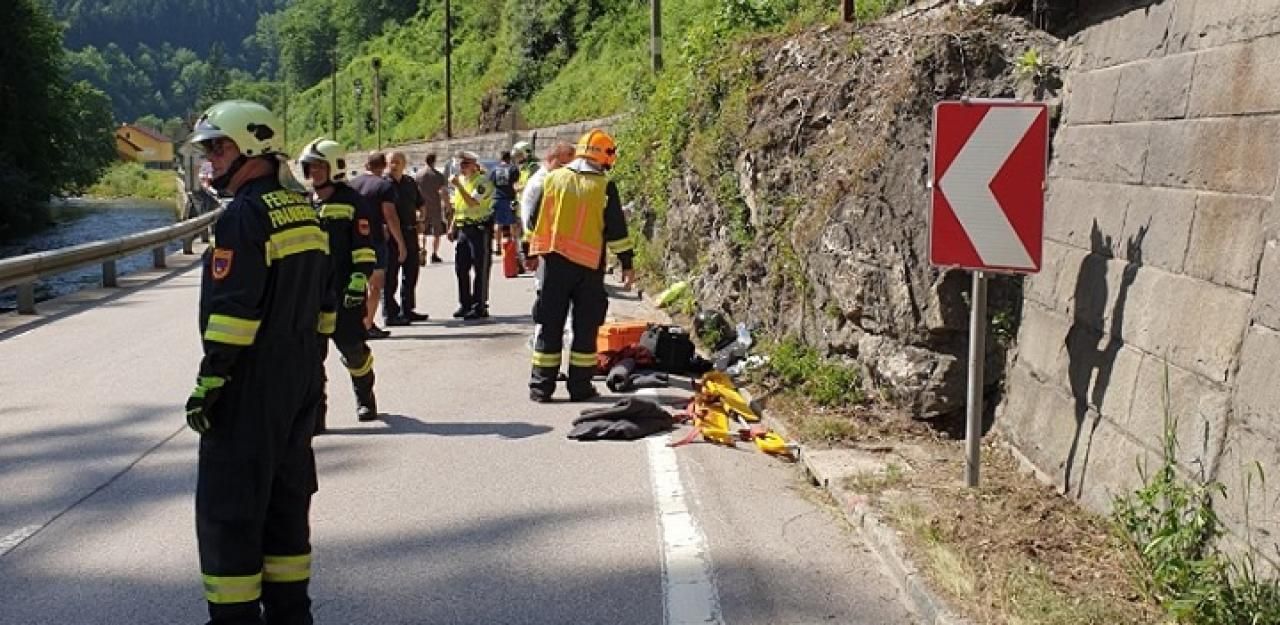 Biker Gegen Felswand: Per Heli Ins Spital Geflogen – Österreich | Heute.at