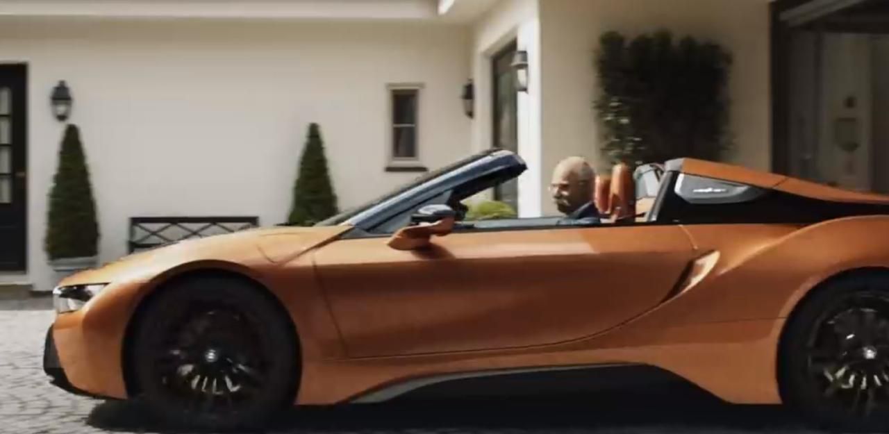 Heute.at - Daimler-Chef braust im BMW davon