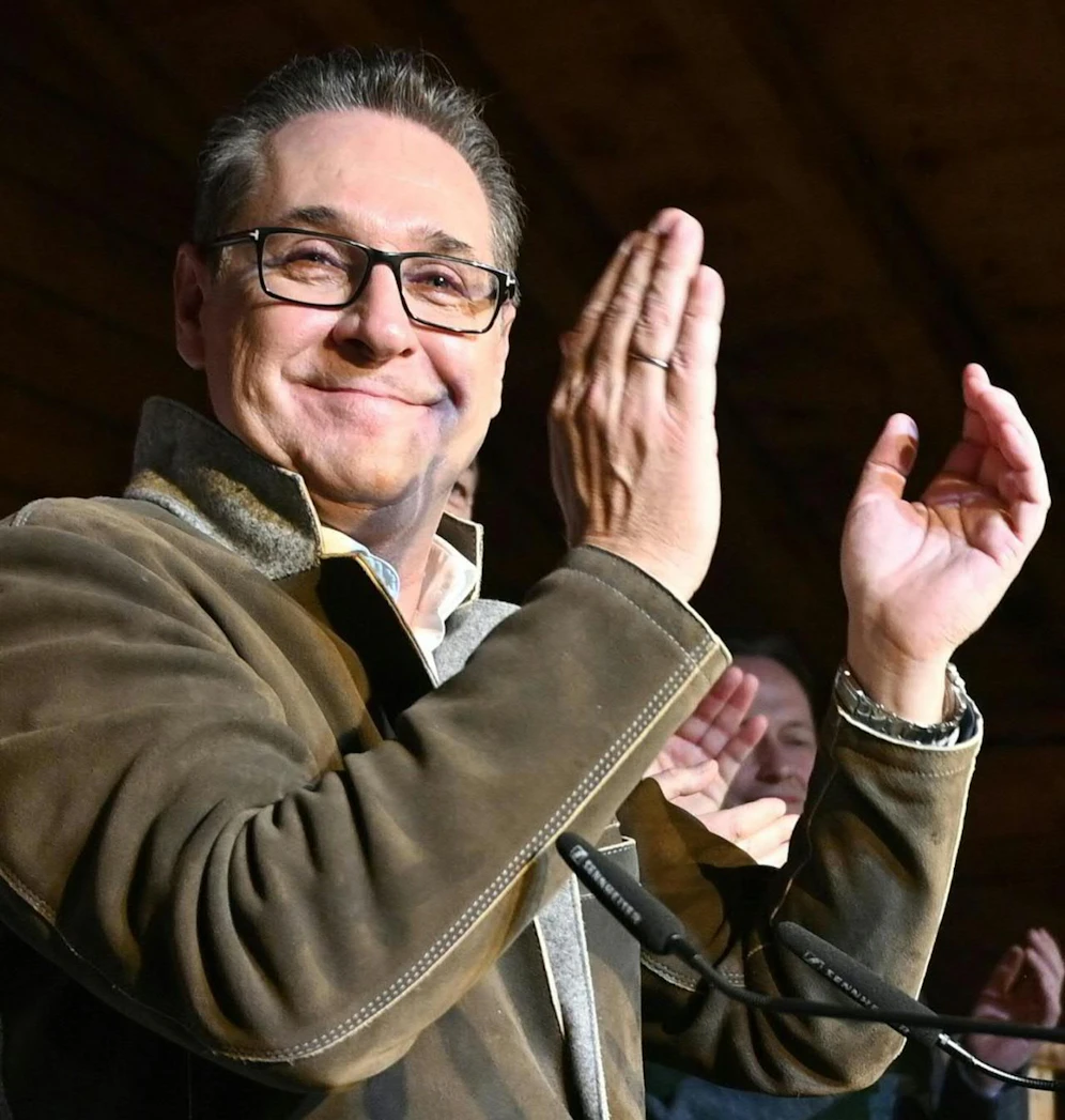 Strache kann sich über zwei weitere FPÖ-Überläufer in Wien freuen.