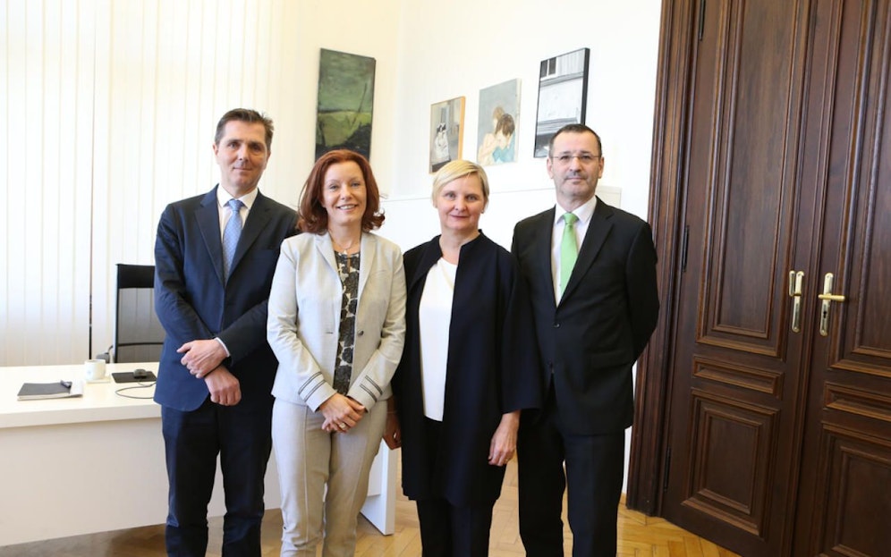 Stadträtin Sandra Frauenberger (SPÖ, 2.v.r.) mit der intermistischen KAV-Dreierspitze: Michael Binder, Evelyn Kölldorfer-Leitgeb und Thomas Balázs
