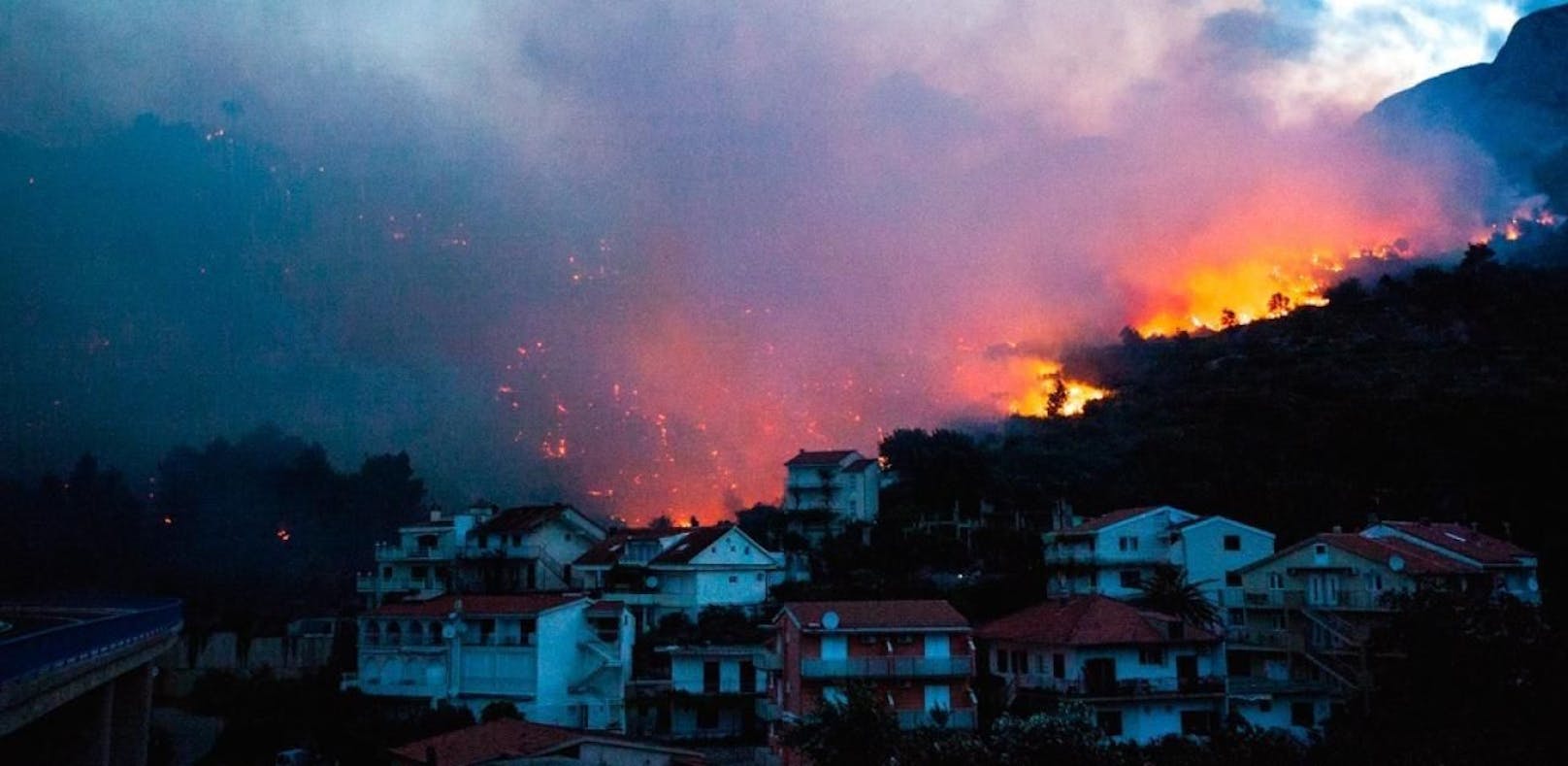 Brände an kroatischer Küste breiten sich aus