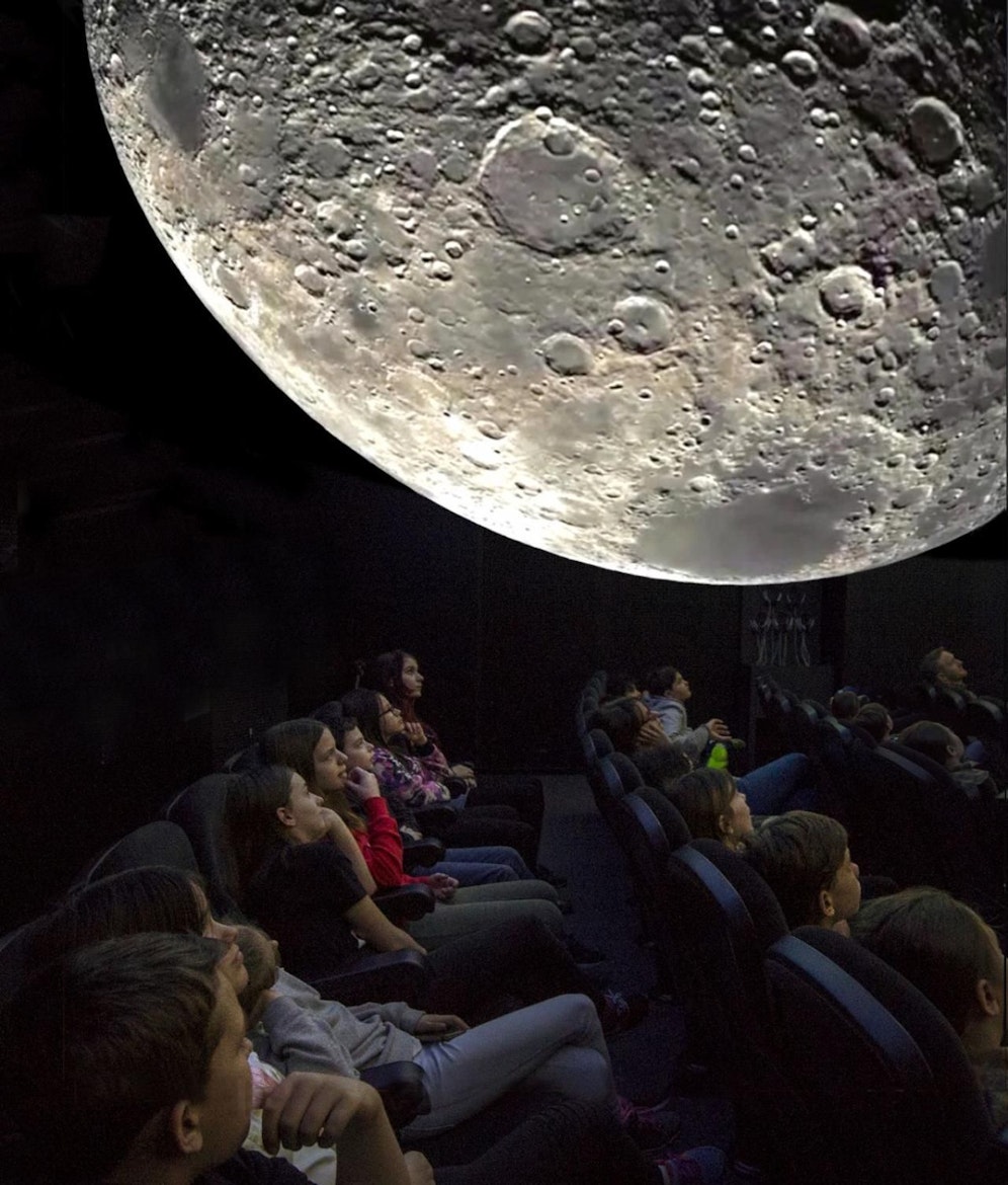 Das Naturhistorische Museum Wien lädt Kinder und Jugendliche ab 8 Jahren auf eine kosmische Reise durch die Nacht. (c) NHM Wien/Kurt Kracher