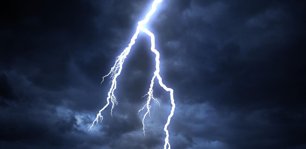 Heute.at - 33-Jähriger nach Blitzschlag in Spital eingeliefert