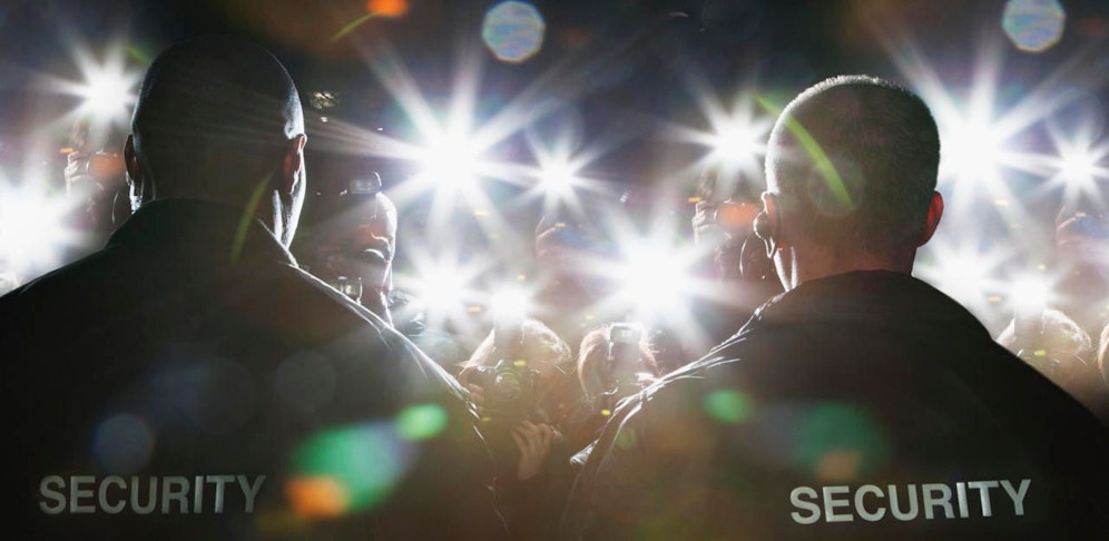 Security-Dame wurde attackiert.