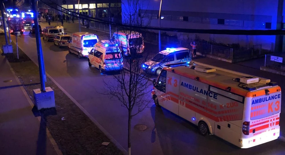 Ein rauchendes Fahrzeug rief am Montag die Einsatzkräfte auf den Plan.
