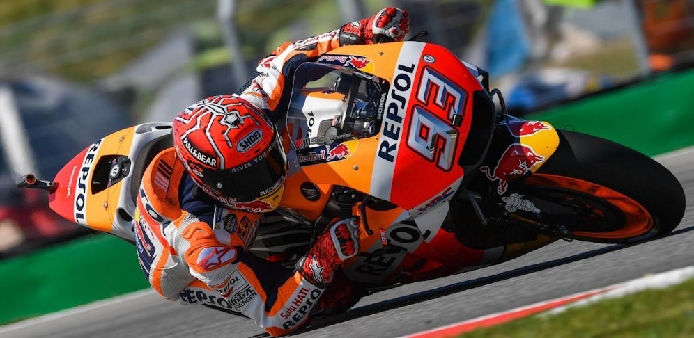 Honda-Pilot Marc Marquez raste beim GP von Brünn souverän zum Sieg.