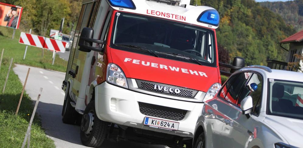 Feuerwehr barg toten Fischer aus der Steyr.