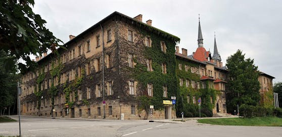 Die Pressbaumer Privatschule war Schauplatz von zwei Polizeieinsätzen.