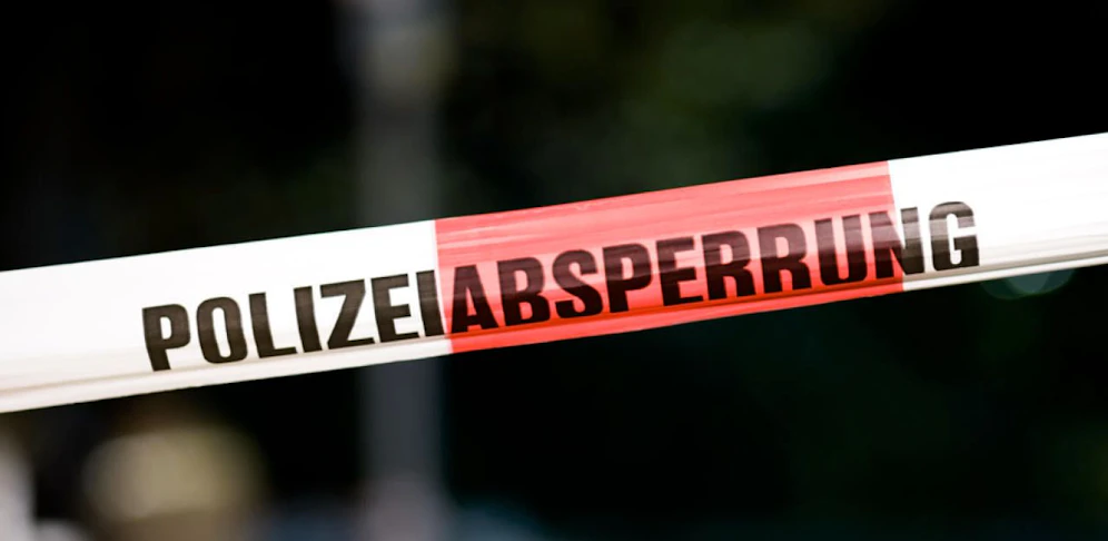 Nach einem Verkehrsunfall an der Innsbrucker Kreuzung Claudiastraße und Bienerstraße sucht die Polizei noch nach Zeugen