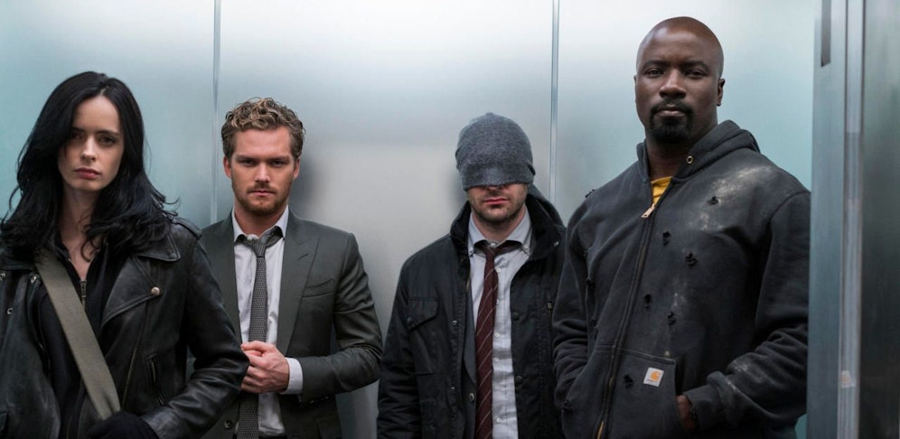 Die Defenders von links: Jessica Jones (Krysten Ritter), Iron Fist (Finn Jones), Daredevil (Charlie Cox) und Luke Cage (Mike Colter)