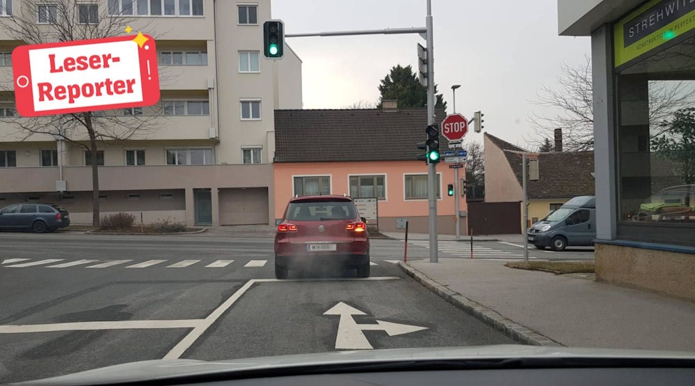 Dominik: "Ich würde gerne gerade fahren, aber wohin geht's denn da? Die Spur nach links und rechts ist klar. Aber gerade?"