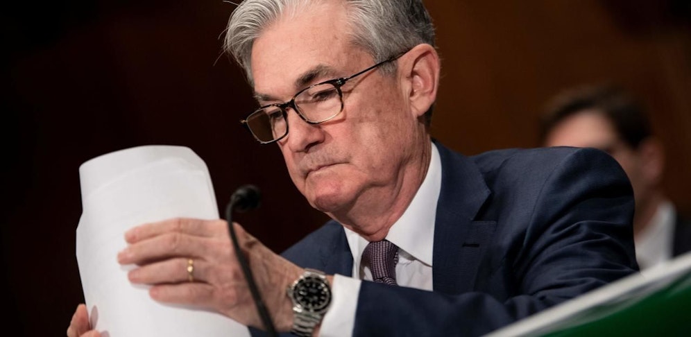 US-Notenbankchef Jerome Powell erhört den Leitzins neuerlich.