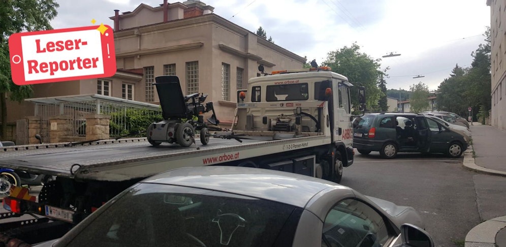 Der Rollstuhl musste abgeschleppt werden. 