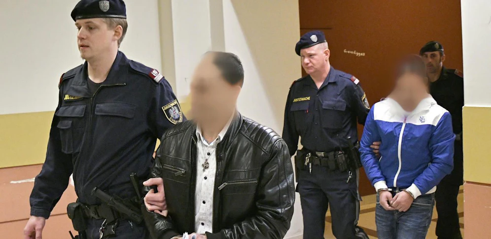 Die Obdachlosen kannten sich vorm Campen.