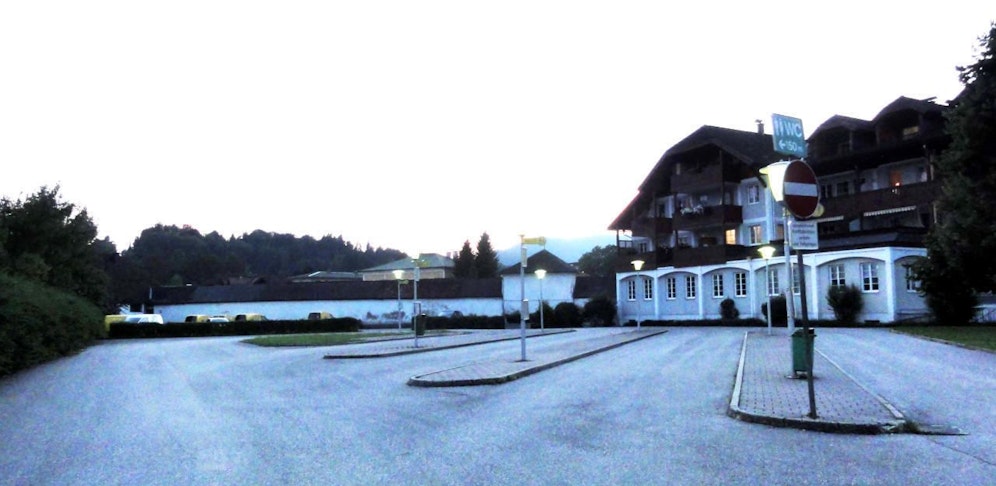Der Bus-Terminal in Mondsee: Hier passierte der dreiste Diebstahl.