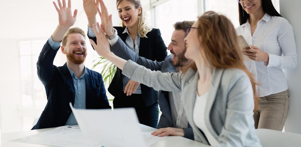 Mitarbeiter in einem Berliner Büro setzten sich rührend für ihren Arbeitskollegen ein.