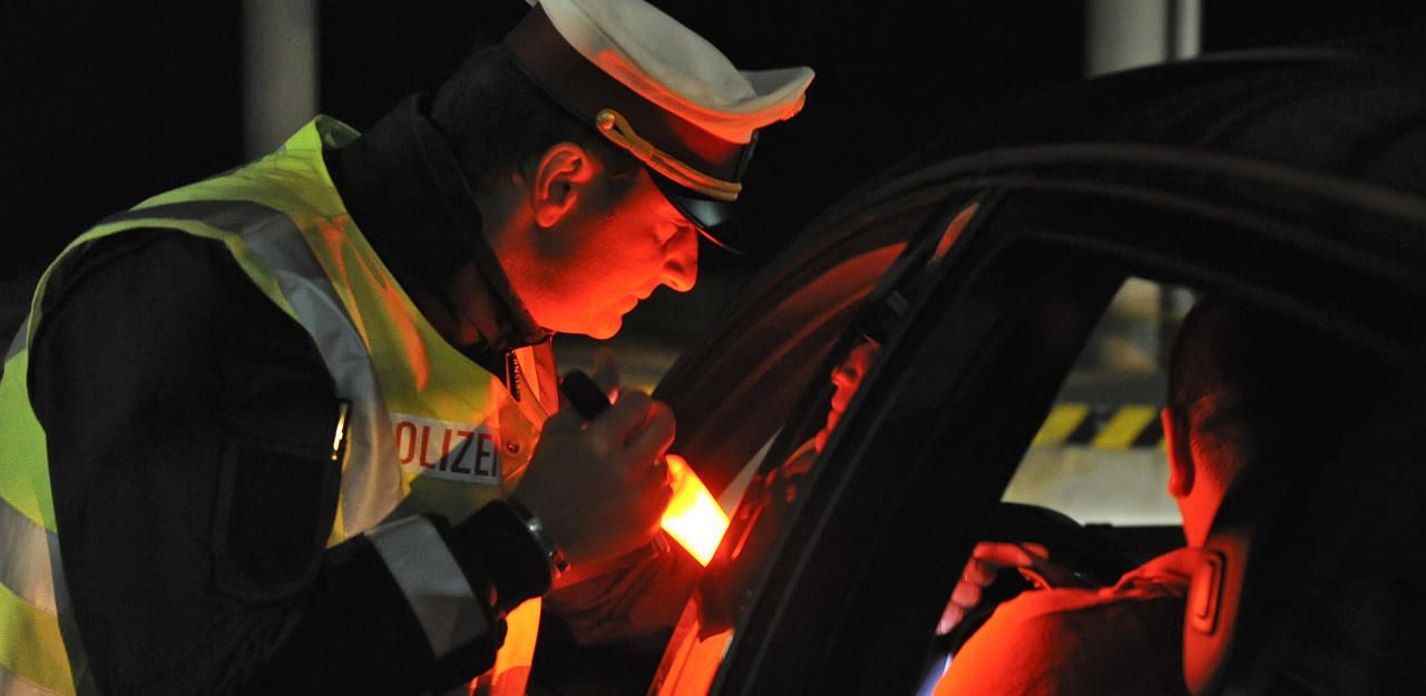 Bei der Kontrolle stellte sich heraus, dass der Lenker erst 15 Jahre alt ist. (Symbolfoto)