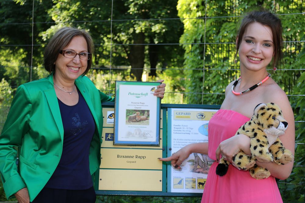 Heute.at - Roxanne Rapp wird Patin im Tiergarten Schönbrunn