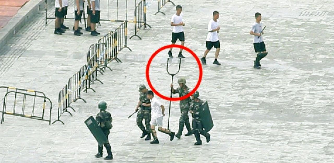 Heute.at - Brutale E-Gabel gegen Aktivisten