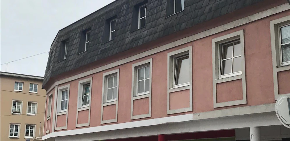 Die Ermittlungen nach dem Fund einer Leiche in St. Pölten laufen, die Staatsanwaltschaft ordnete eine Obduktion an.