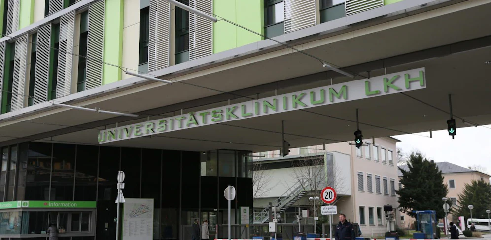 Zwei Ärzte sind am Landesklinikum Salzburg suspendiert worden.  