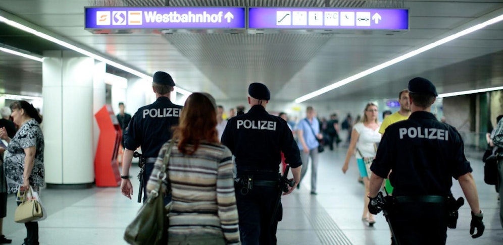 Die Polizei bleibt am Westbahnhof aktiv.