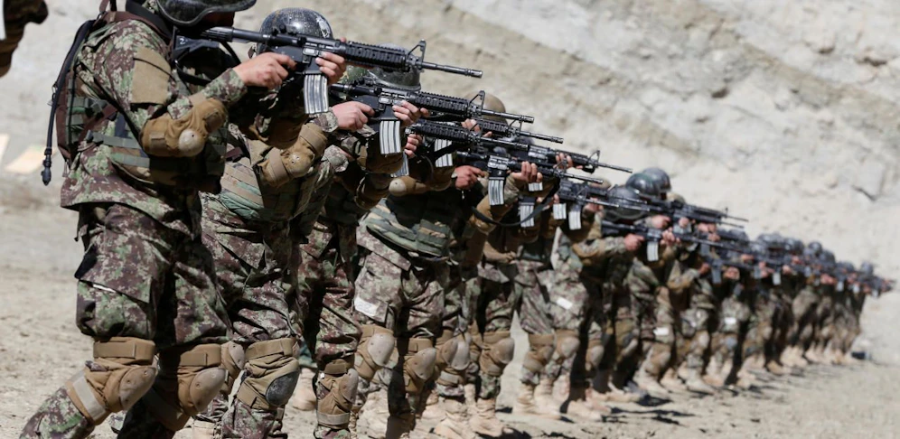 Soldaten der afghanischen Armee in grüner Uniform (Archivbild)