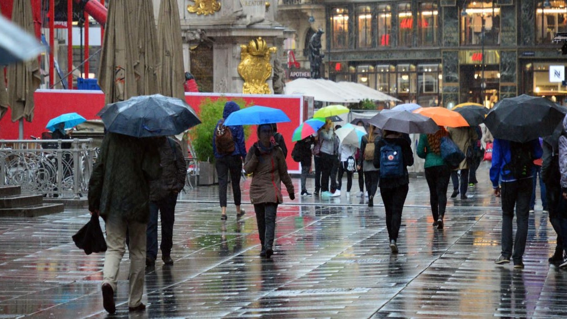 Heute.at - Regenschauer, 11 Grad – Meteorologe überrascht alle