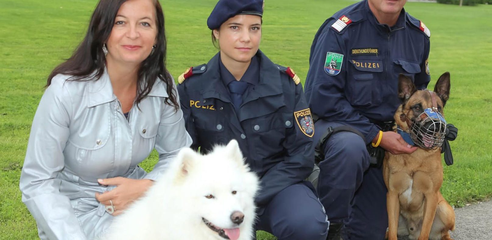Stadträtin Ulli Sima und Polizei im Hunde-Einsatz.