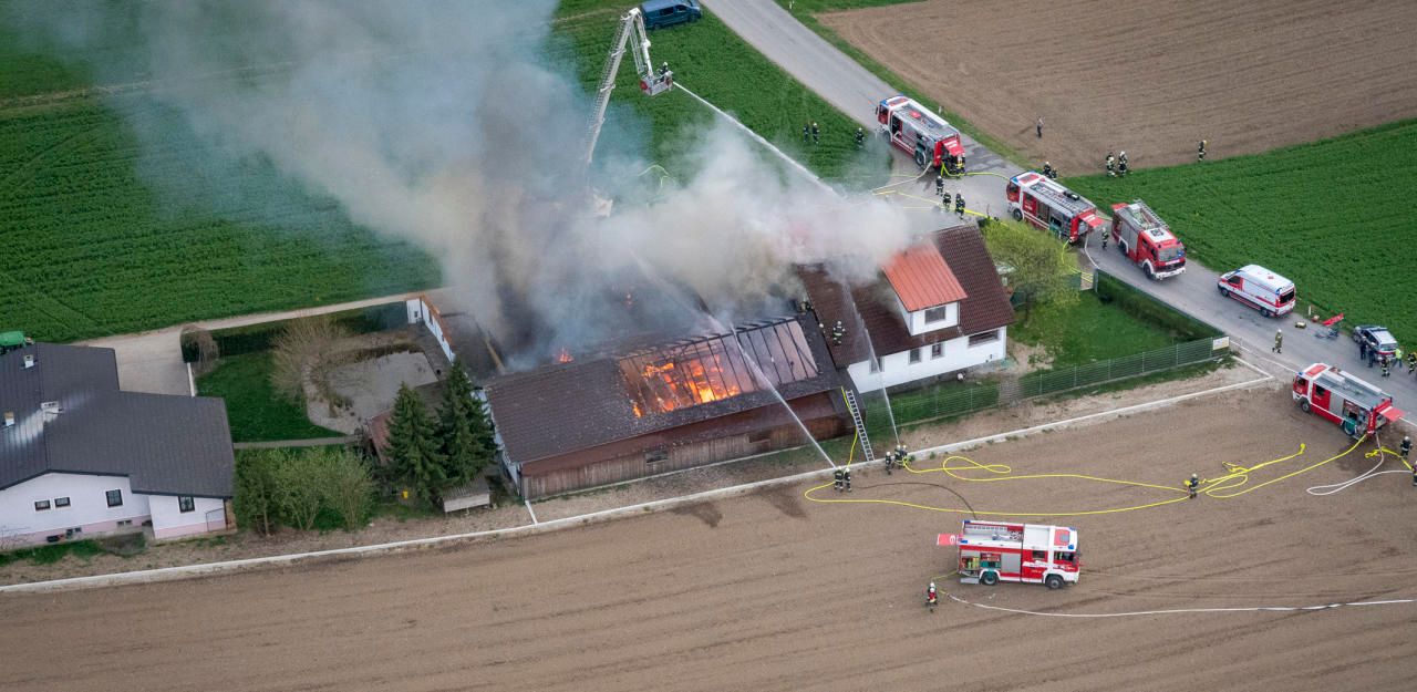 Heute.at - Boot und Haus in Brand: 3 Verletzte per Heli in Spital