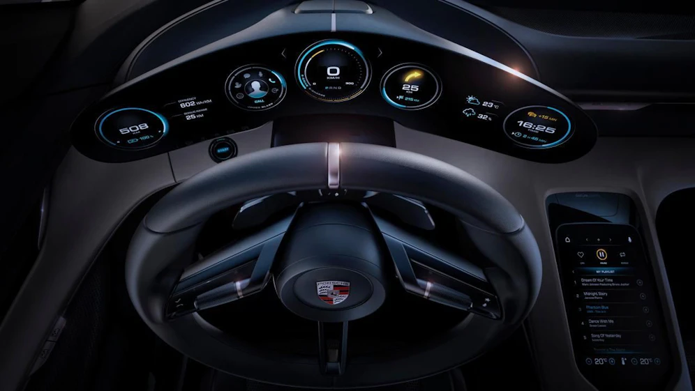 Der Porsche Taycan sprintet in 3,5 Sekunden von 0 auf 100. 