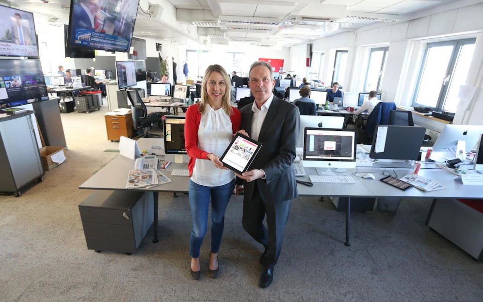 Stellvertretende Chefredakteurin und Leiterin Digitale Strategie Maria Jelenko-Benedikt und Geschäftsführer Wolfgang Jansky in der "Heute"-Redaktion.