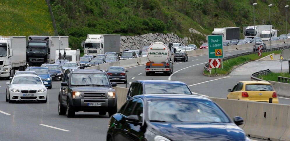 Stau auf A10 und A13 befürchtet.