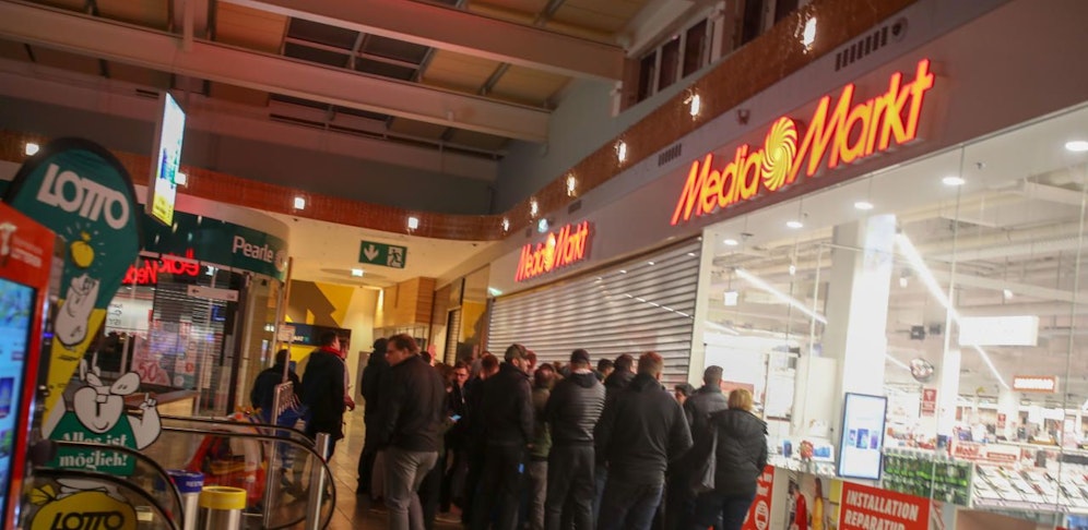 Noch hat Mediamarkt zu, dafür liefert er umso schneller.