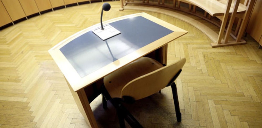 Die dreisten Betrüger geben sich als Vertreter des Gerichts aus. (Symbolbild)