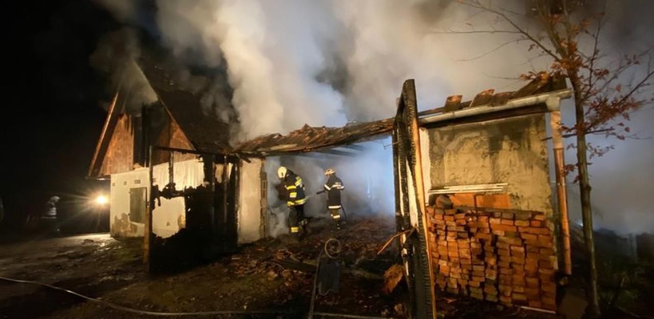 Heute.at - Explosionen, Großbrand durch Feuer in Hundehütte