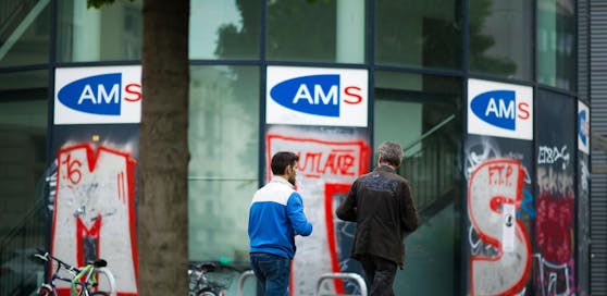 In Wien, Niederösterreich und im Burgenland kommen wesentlich mehr Arbeitslose auf eine offene Stelle als im Westen.