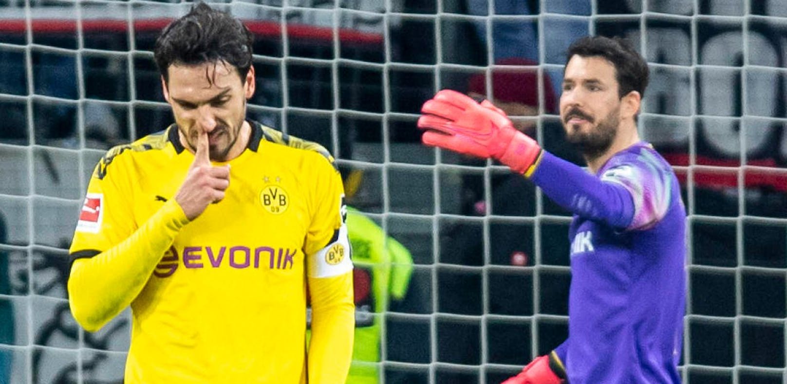 Großer Ärger bei Borussia Dortmund - die Abwehr hielt einfach nicht dicht