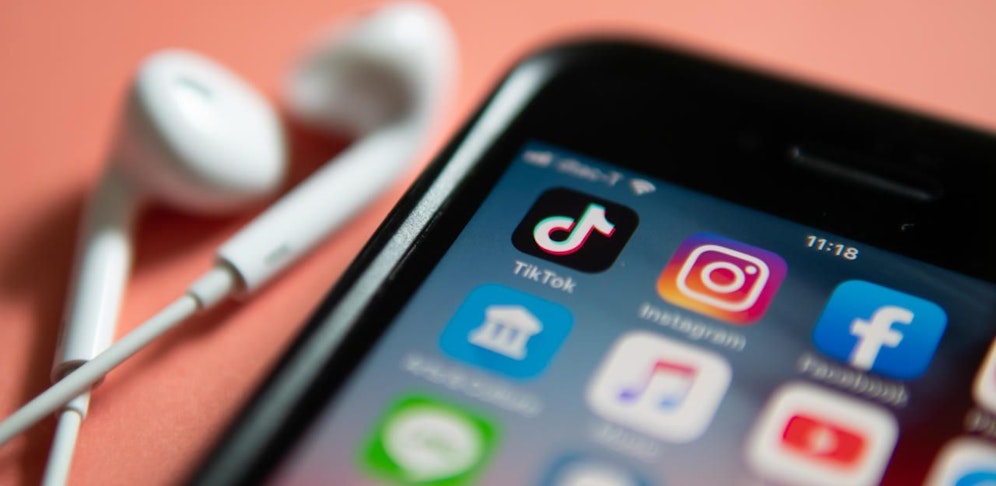 Das Video stellten die Männer in die sozialen Medien.