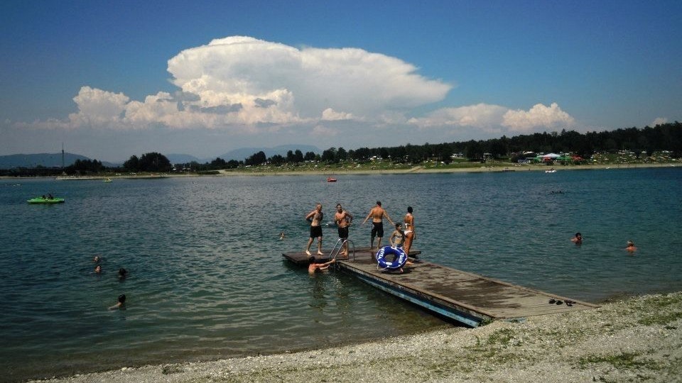 Badegast entdeckte Leiche im Schwarzlsee - Steiermark | heute.at