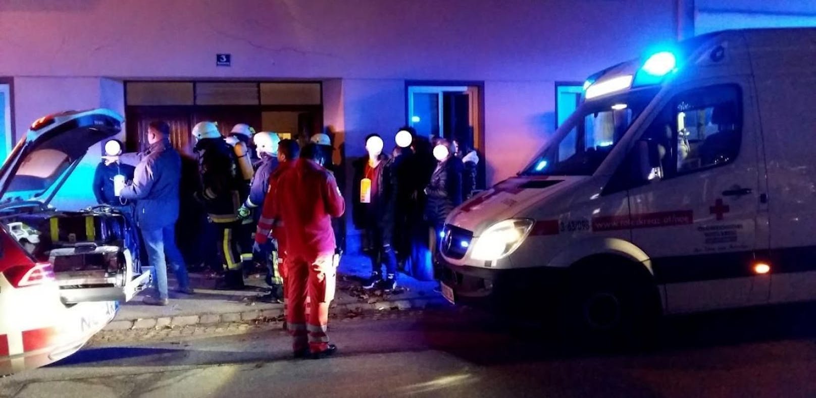 Gas: Wohnhaus evakuiert, 12 Menschen ins Spital
